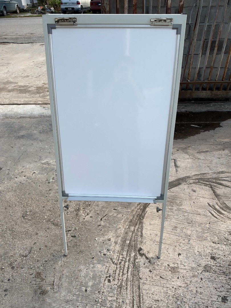 Flip Chart Menu Magnetic Whiteboard Papan Putih, Furniture & Home ...