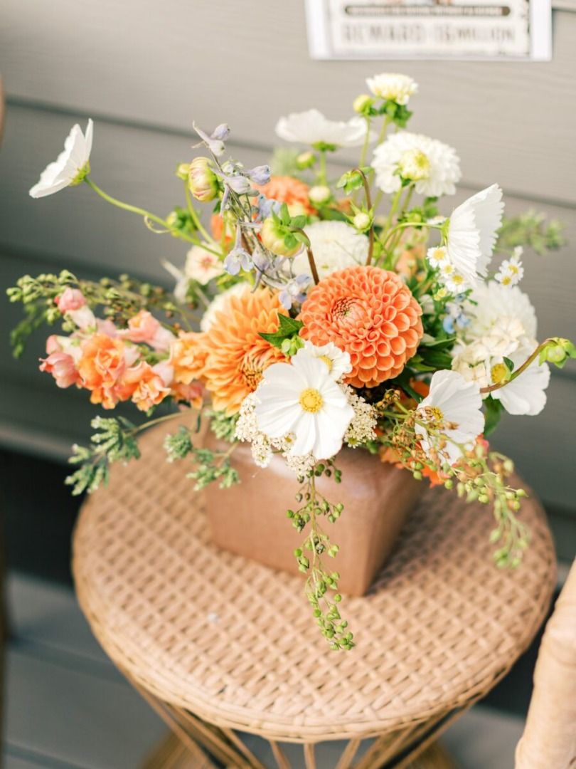 FLOWER ARRANGEMENTS FOR UNDAS (Category: Flowers & Bouquets) located in Taguig. Submitted by sekshija10 (Listing ID 1470735753, Image 1). Description: ORDER FOR NOV 1 IS ONLY UNTILL OCTOBER 29 HALF PAYMENT IS REQUIRED FOR ORDERS PM ME FOR DETAILS .