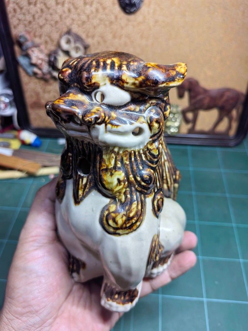 Foo Dog - Komainu Vase (Category: Vases & Decorative Bowls) located in Cebu City. Submitted by dudes_villanueva (Listing ID 1470617743, Image 2). Description: Foo Dog - Komainu Vase (Guardian lion-dog / Foo dog) Material : Ceramic 📌 Mythical creature pottery piece with brown and white drip or tortoise shell glaze. 📌 Key Features Observed: • Subject: A stylized mythical animal (such as a Komainu / Foo Dog or lion-dog) featuring an open top cavit