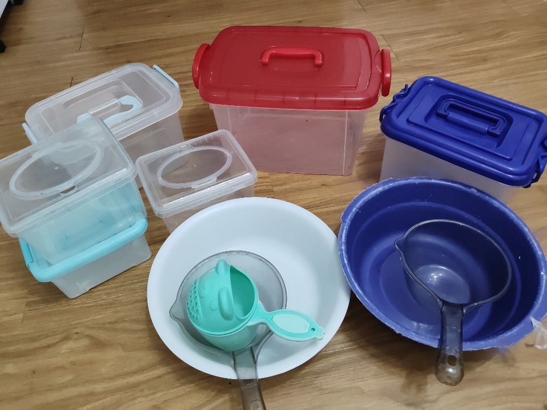 For sale Assorted plastic storage boxes, basins, and water scoops bundle (Category: Storage Boxes & Baskets) located in Mandaluyong City. Submitted by derekalava (Listing ID 1470632377, Image 1). Description: For sale Assorted plastic storage boxes, basins, and water scoops bundle Complete home organization and cleaning bundle set - Includes transparent storage boxes with secure locking lids (red, blue, and light blue) - Comes with durable wash b