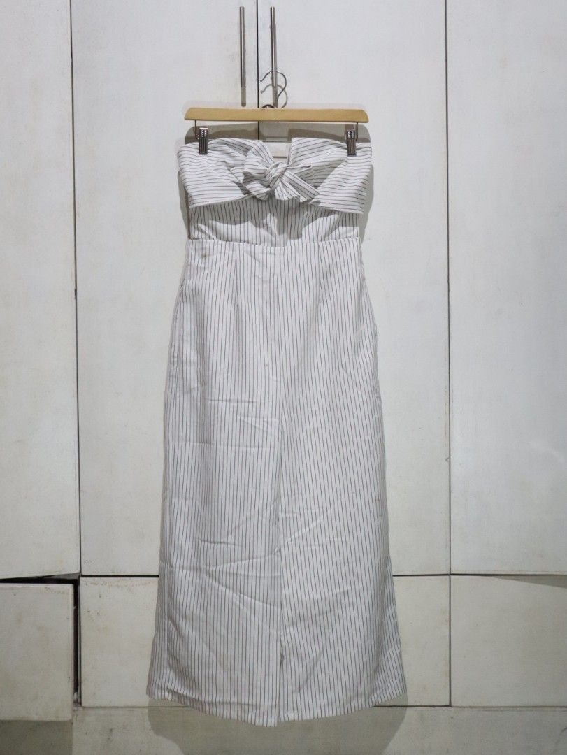 Forever 21 White and Black Romper Stripes (Category: Rompers) located in Tarlac. Submitted by gatheredthrift (Listing ID 1470648422, Image 1). Description: condition: 10/10| no flaws I good as new mine — 299 + sf 》mod: direct JNT (min. 54) 》📍Tarlac.
