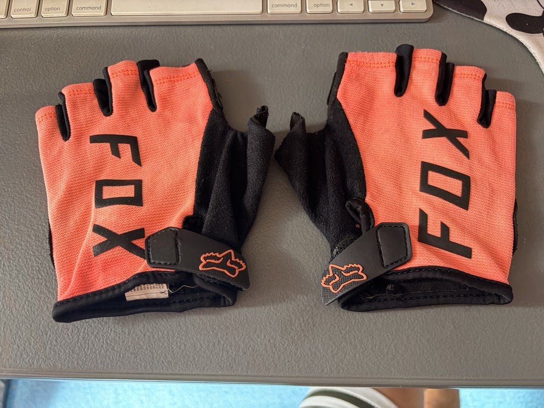 fox ranger mtb gloves (Category: Bicycles) located in Cainta. Submitted by 3m.online.store (Listing ID 1470562135, Image 1). Description: Original Fox MTB Gloves Slightly used but very good condition .