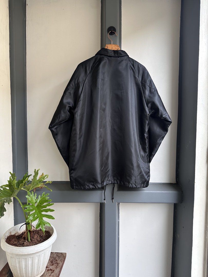 #FR2 Smoking Kills Black Fleece Lined Coach Jacket (Category: Coats, Jackets and Outerwear) located in Bacolod City. Submitted by thestitchph (Listing ID 1470563974, Image 3). Description: FR2 black coach jacket with ‘Smoking Kills’ printed on both sleeves. Cozy black fleece lining inside to keep you warm. SIZE LARGE W22” L29” SHOULDER 18” SLEEVE 25” GOOD AS NEW .