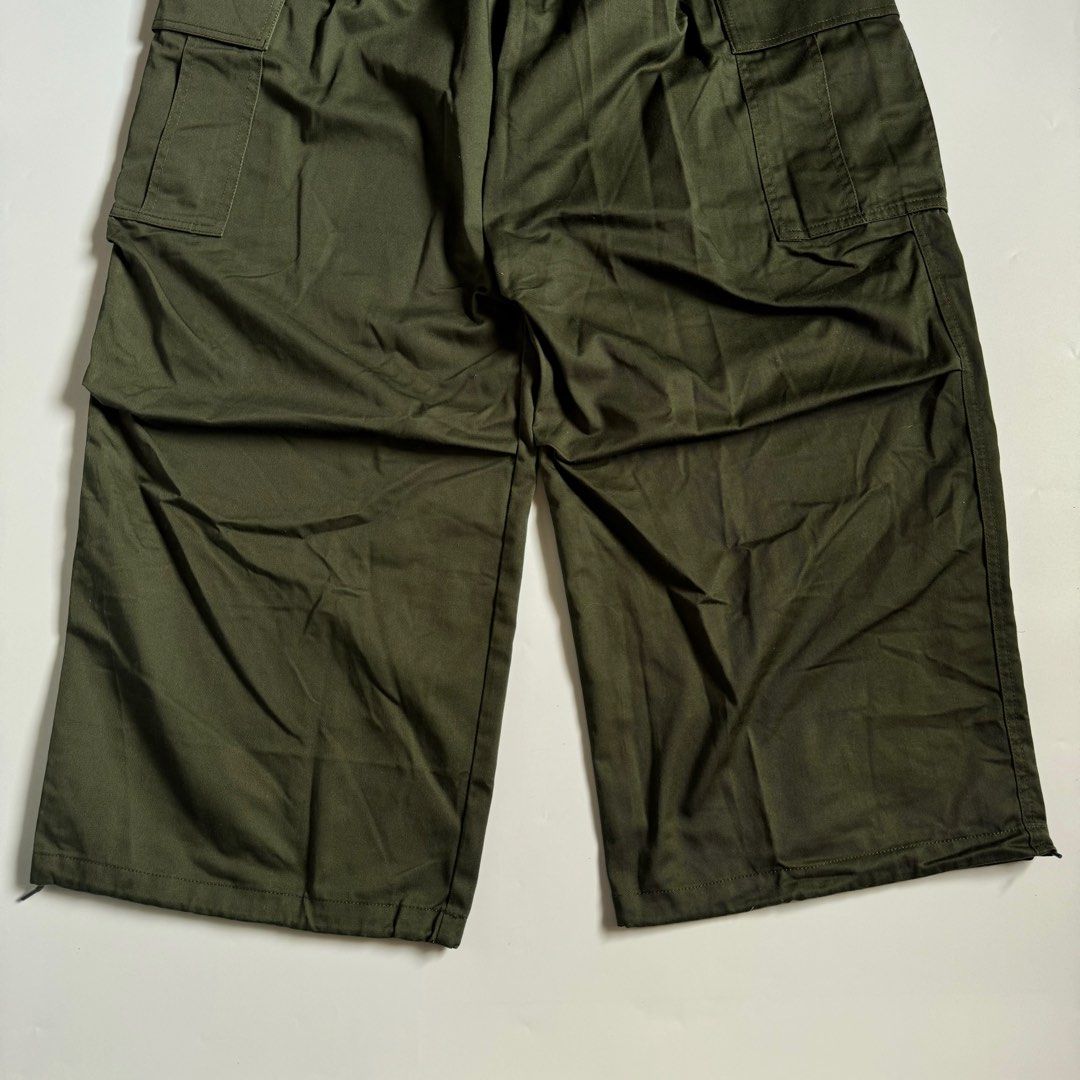 Freak's Store Japan Wide Cargo Pants (Category: Joggers) located in Calamba. Submitted by secondsite.ph (Listing ID 1470618518, Image 3). Description: Freak's Store Japan Wide Cargo Pants Size Large on tag (34-36) 10/10 like new No flaws ₱1280.