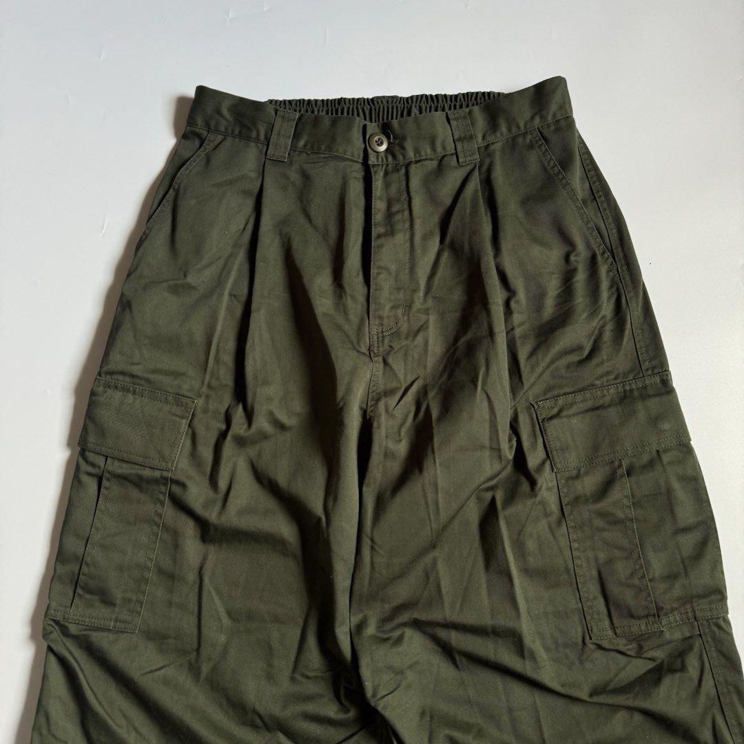 Freak's Store Japan Wide Cargo Pants (Category: Joggers) located in Calamba. Submitted by secondsite.ph (Listing ID 1470618518, Image 2). Description: Freak's Store Japan Wide Cargo Pants Size Large on tag (34-36) 10/10 like new No flaws ₱1280.