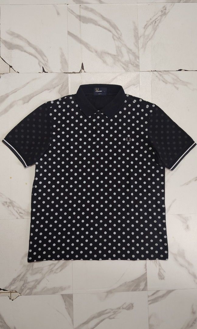 Fred perry poloshirt (Category: Tshirts & Polo Shirts ) located in Quezon City. Submitted by thriftmo19 (Listing ID 1470691675, Image 1). Description: Size large / 22x27.5 9/10 condition 1k only.