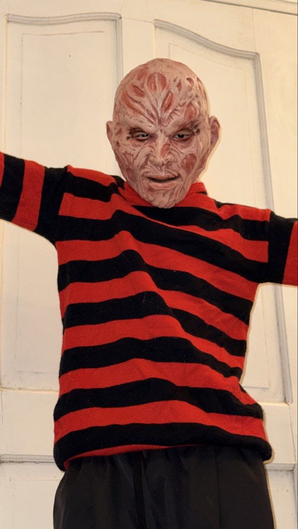 Freddy krueger Halloween costume (Category: Everything Else Others) located in Manila. Submitted by phatmom (Listing ID 1470693062, Image 3). Description: Freddy krueger premium medium thick knitted longsleeves stripes black red & latex mask.