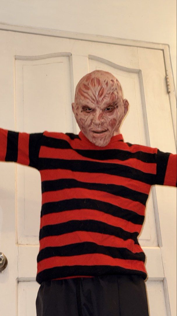 Freddy krueger Halloween costume (Category: Everything Else Others) located in Manila. Submitted by phatmom (Listing ID 1470693062, Image 2). Description: Freddy krueger premium medium thick knitted longsleeves stripes black red & latex mask.