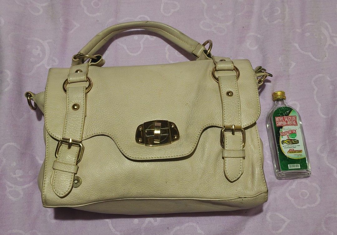 Free for buyers (Category: Cross-body Bags) located in Villasis. Submitted by bunnybabe08 (Listing ID 1470640390, Image 3). Description: Libre pag may in-avail.