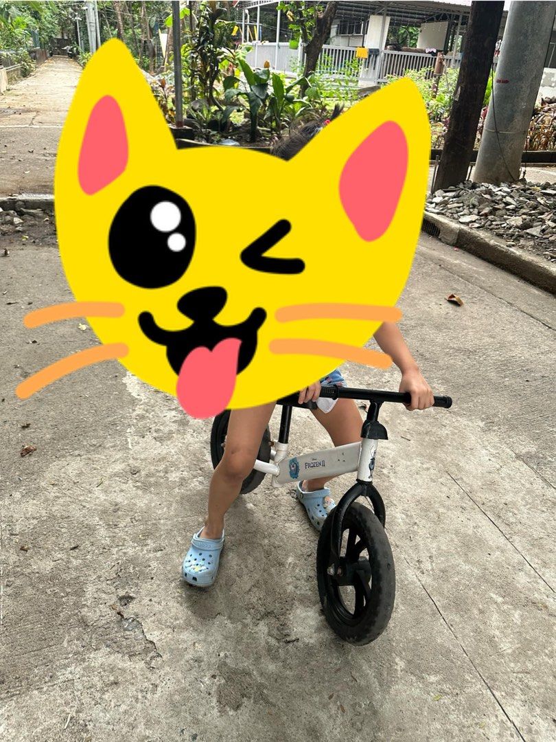 frozen stride bike (Category: Bicycles) located in Quezon City. Submitted by bxvee (Listing ID 1470677342, Image 1). Description: stride bike.
