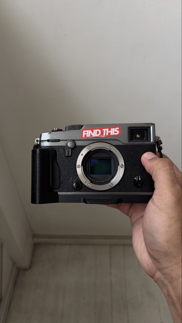 Fujifilm XPro2 (Category: Cameras) located in Davao. Submitted by itsfilipd (Listing ID 1470584527, Image 1). Description: Selling my beloved XPro2 Graphite Edition Bought 2ndhand with minor scuffs, overall the body is in very good condition. * 24.3MP APS-C X-Trans CMOS III Sensor • X-Processor Pro Engine • Advanced Hybrid Multi Viewfinder • 3.0” 1.62m-Dot LCD Monitor • UHD 4K and Full HD 1080p Video Recording • Built-In Wi-Fi, SHARE Printer Comp