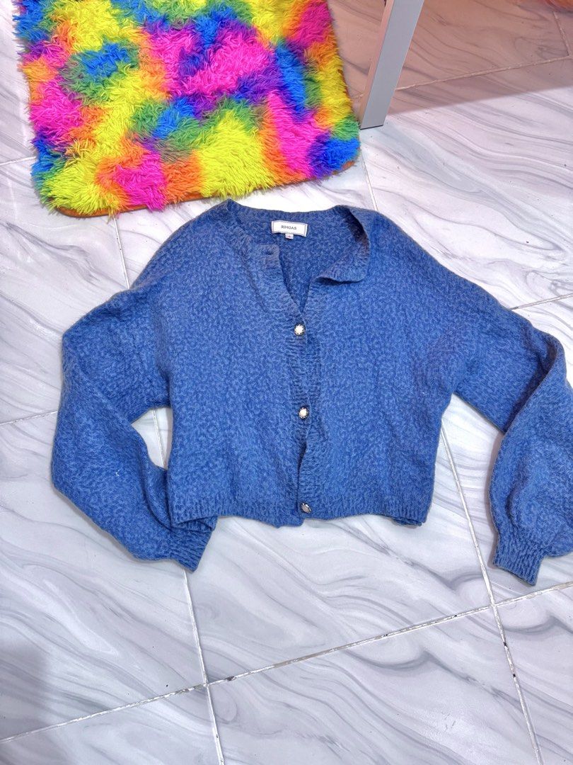 Fur Buttoned Cardigan (Category: Coats, Jackets and Outerwear) located in Bulacan. Submitted by archivesbyjanine (Listing ID 1470678801, Image 1). Description: Mahimulmol na sya but still can wear it Makapal tela nito.