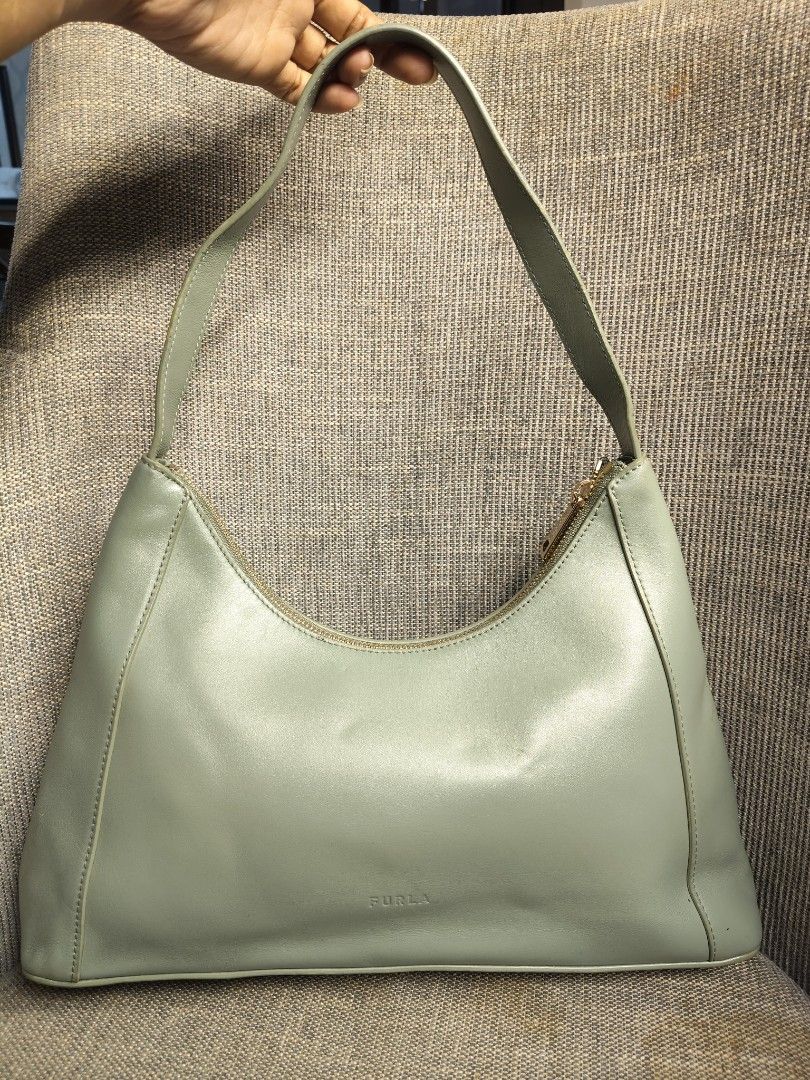 Furla Diamante collection Bag (Category: Luxury Bags & Wallets) located in Mabalacat. Submitted by chiccharmbymitch (Listing ID 1470679348, Image 2). Description: With minimal dirt.