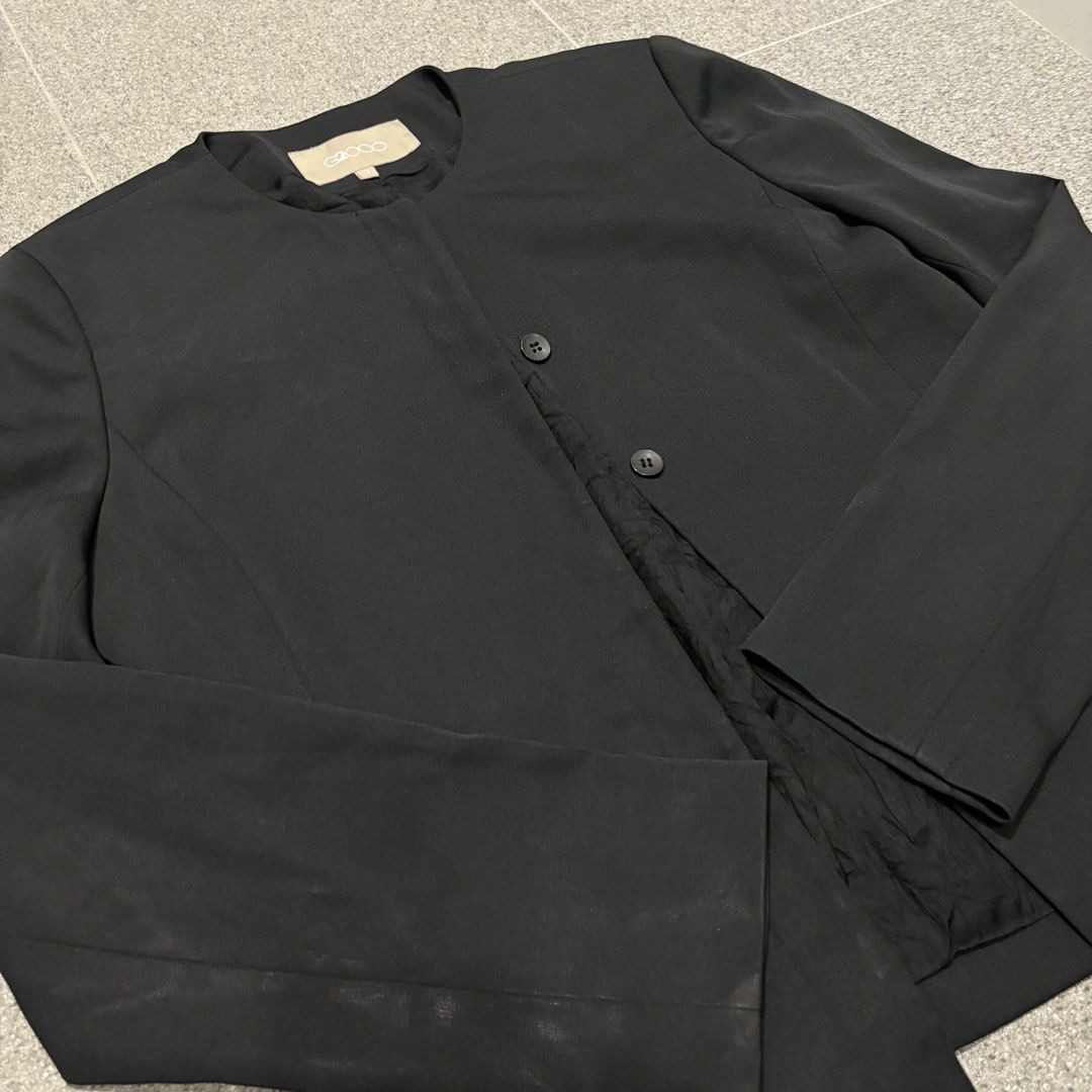 G2000 Black Blazer (Category: Coats, Jackets and Outerwear) located in San Fernando. Submitted by louluntian (Listing ID 1470654069, Image 2). Description: 𝐂𝐨𝐧𝐝𝐢𝐭𝐢𝐨𝐧: Needs washing | No issues 𝐋𝐨𝐜𝐚𝐭𝐢𝐨𝐧: Pampanga 𝐌𝐎𝐏: GCASH Only 𝐂𝐨𝐮𝐫𝐢𝐞𝐫: Lalamove | J&T Express (Shipping fee c/o buyer) .