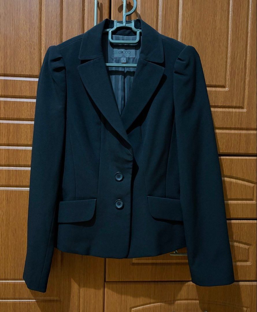 G2000 Two-Button Black Blazer Size 34 (Category: Coats, Jackets and Outerwear) located in Quezon City. Submitted by garagesale2026 (Listing ID 1470597718, Image 2). Description: - Used few times - In very good condition - Very nice in person - Runs big, XS on tag, fits Small - Shoulder: 13.5"; Underarm: 16.5"; Waist: 14"; Length: 22.5; Sleeve: 24".
