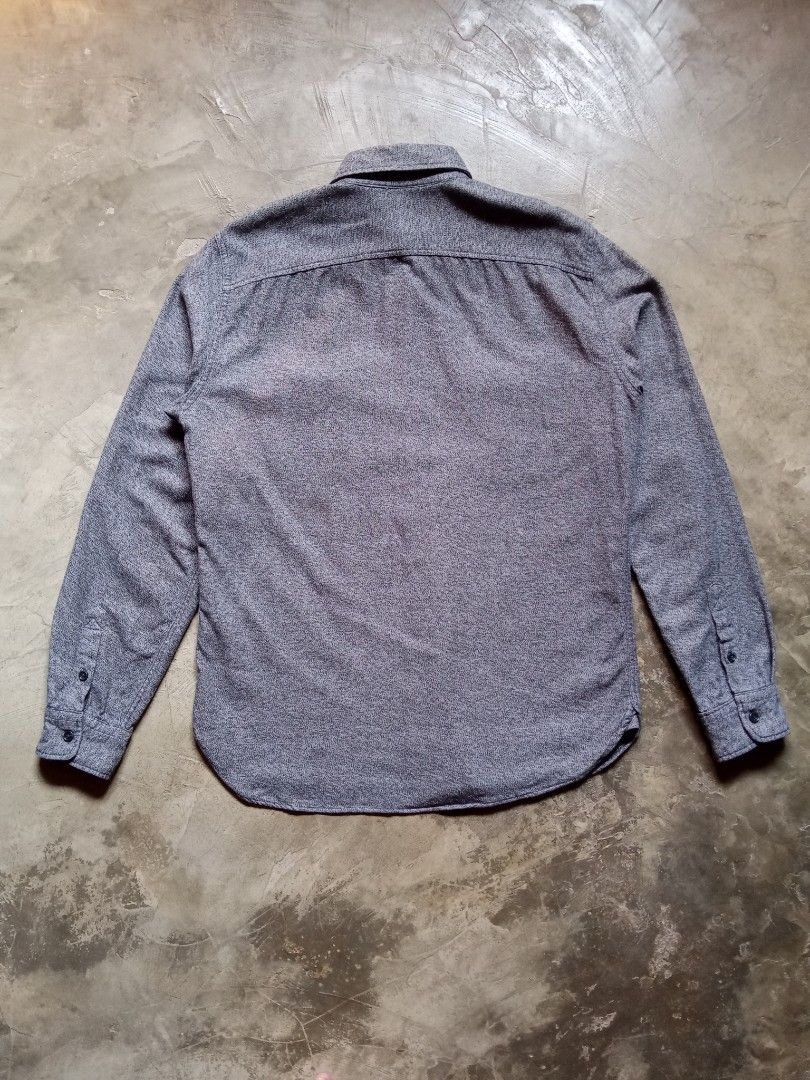 Gap 2 pocket slim fit shirt (Category: Formal Shirts) located in Davao. Submitted by hisdef (Listing ID 1470680087, Image 2). Description: Gap 2 pocket slim shirt Condition- like new issue- none Dimensions in inches width-22 length-29 shoulder-17 sleeve-26.