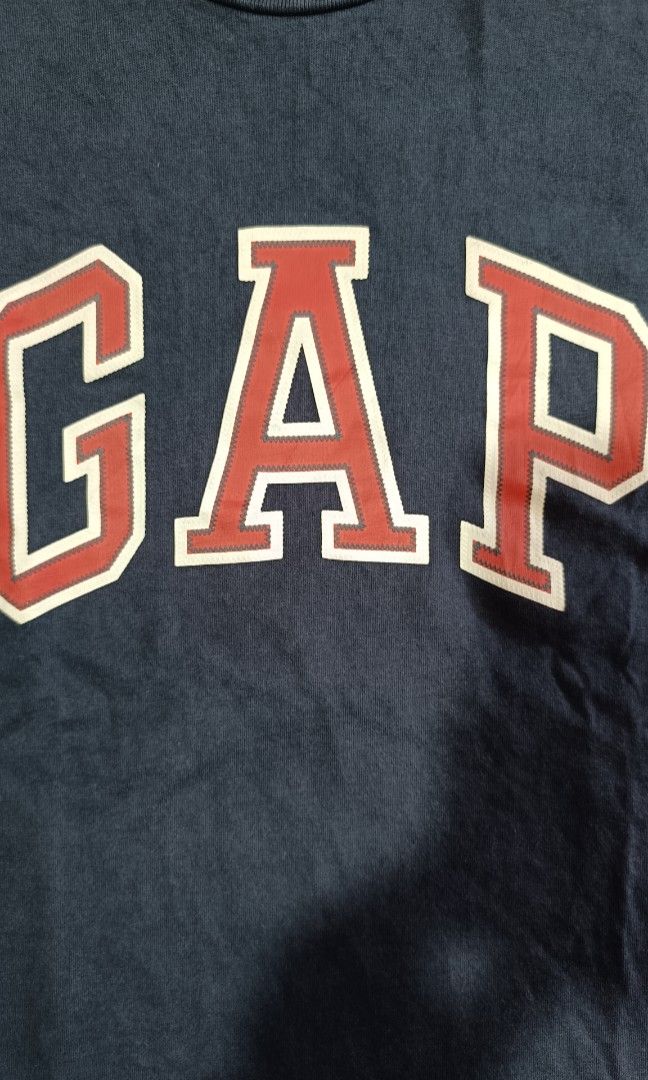 GAP COTTON TEE (Category: Tshirts & Polo Shirts ) located in Midsayap. Submitted by macoy.picker (Listing ID 1470568696, Image 2). Description: GAP COTTON TEE Size: SMALL DIMES: 20.5x25 Preloved +sf Location: North Cotabato.