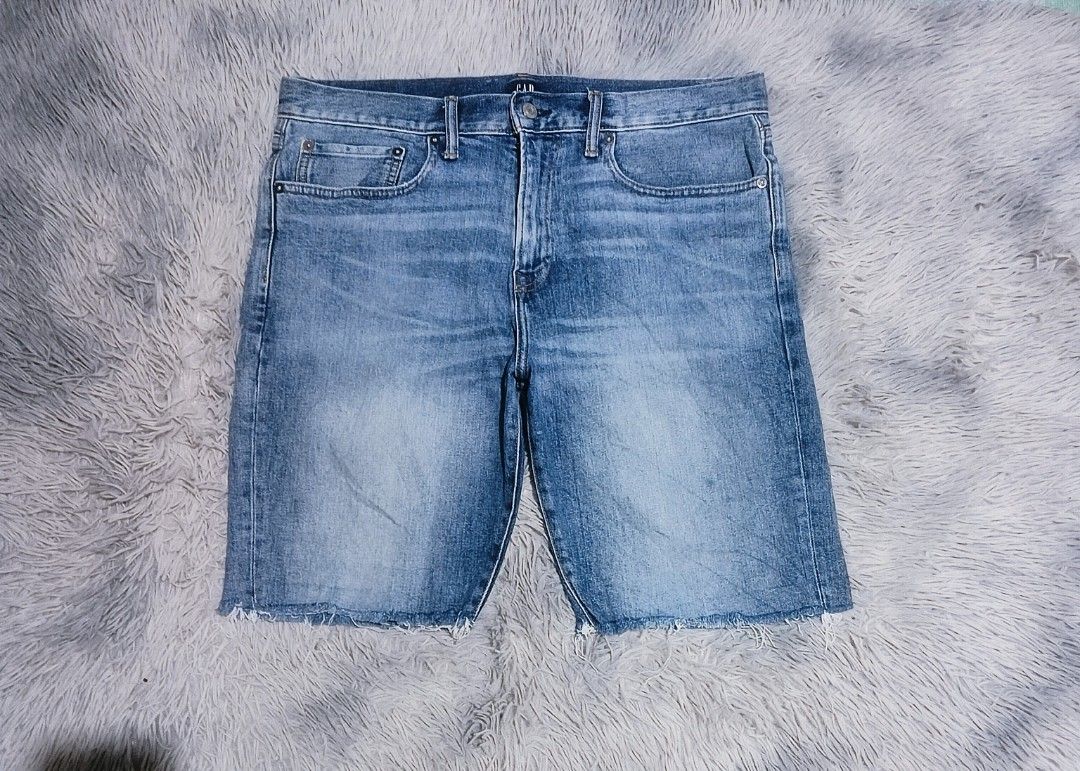 GAP DENIM CUT OFF SHORT (Category: Shorts) located in Davao. Submitted by nevar07 (Listing ID 1470646782, Image 3). Description: SIZE WAIST: 35-36 LENGTH: 20 OPEN LEG: 9.5 STRETCHABLE EXCELLENT CONDITION NO ISSUE DM TO PURCHASE 📥 𝐑𝐄𝐌𝐈𝐍𝐃𝐄𝐑: •𝐂𝐨𝐥𝐨𝐫 𝐦𝐚𝐲 𝐯𝐚𝐫𝐲 𝐝𝐮𝐞 𝐨𝐟 𝐭𝐡𝐞 𝐥𝐢𝐠𝐡𝐭𝐢𝐧𝐢𝐧𝐠 •𝐀𝐥𝐥 𝐢𝐭𝐞𝐦𝐬 𝐚𝐫𝐞 𝐭𝐡𝐫𝐢𝐟𝐭𝐞𝐝/𝐟𝐫𝐨m 𝐮𝐤𝐚𝐲 𝐛𝐚𝐥𝐞. 𝐋𝐢𝐦𝐢𝐭 𝐚𝐧𝐝 𝐩𝐥𝐞𝐚𝐬𝐞 𝐦𝐚𝐧𝐚𝐠𝐞 𝐮𝐫 𝐞𝐱𝐩𝐞𝐜𝐭𝐚