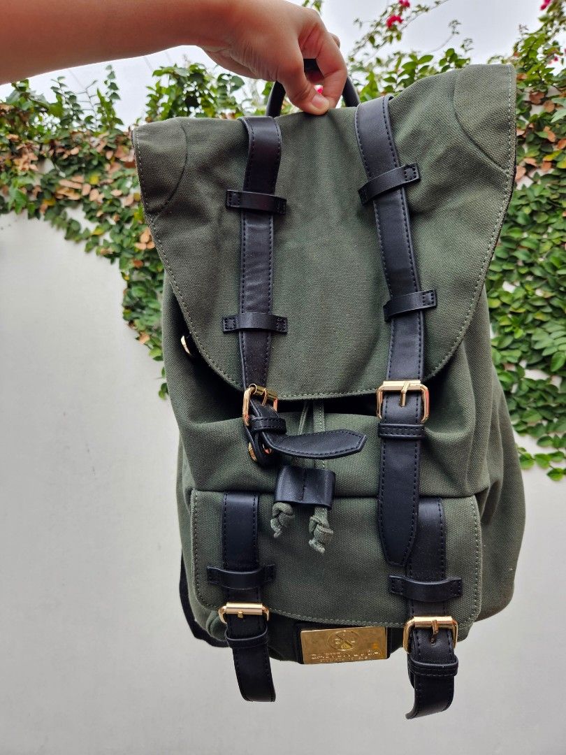 Gaston Luga Backpack Authentic from Sweden (Category: Backpacks) located in Iloilo. Submitted by floresse (Listing ID 1470667317, Image 2). Description: Authentic Gaston Luga rucksack in a classic olive green heavy-duty canvas with black vegan leather straps and brass-tone hardware. Great minimalist everyday carry, work bag, or travel backpack. ​📍 Location: Iloilo City ​📦 Nationwide shipping available via J&T / LBC (free shipping) ​💳 Payment v