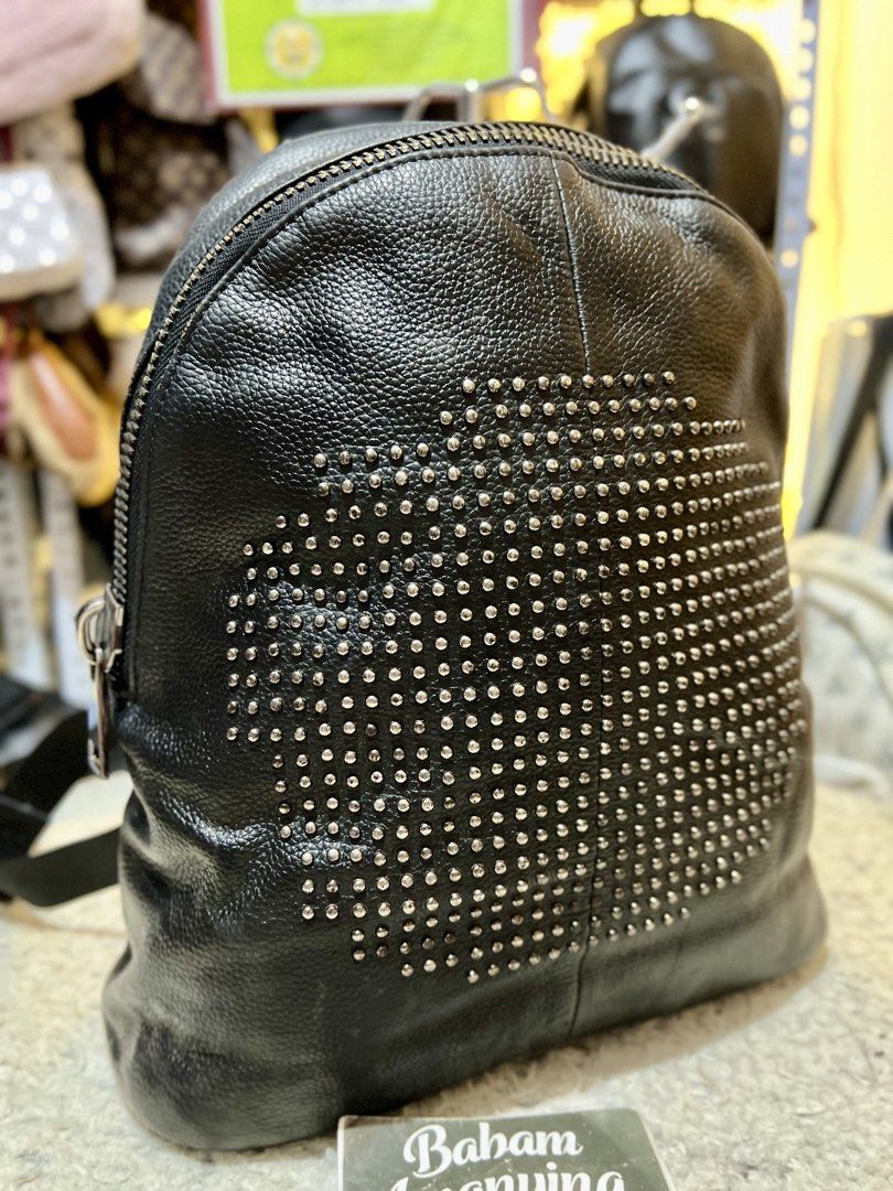Genuine Leather Black Backpack (Category: Backpacks) located in Rizal. Submitted by babamamanyingonlineshop (Listing ID 1470630763, Image 2). Description: Medium to large. Genuine leather. .
