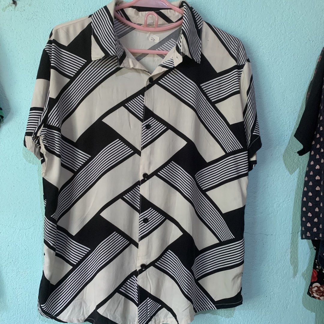 Geometric Black and White Button Down Top (Category: Others Tops) located in Camalig. Submitted by ryrilim (Listing ID 1470568312, Image 3). Description: .