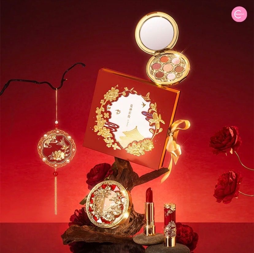 Gift from the Palace Museum (Category: Makeup) located in Caloocan City. Submitted by coolowl1998 (Listing ID 1470596260, Image 2). Description: ✨ Luxury in every detail! 💄❤️ The *Gifts from the Palace Museum* Makeup Set is a perfect blend of beauty, elegance, and royal-inspired design. 👑🎁 Perfect for yourself or as a special gift! Grab it now before it’s gone! 🛍️✨ .