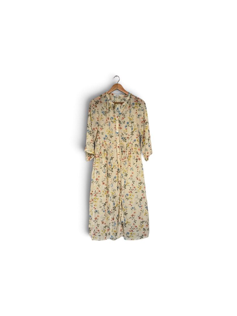 GLOBAL Work Floral Print Button Down Maxi Longsleeve (Category: Dresses) located in Quezon City. Submitted by chrizcboutique (Listing ID 1470690500, Image 1). Description: Global work semi sheer button down maxi dress in longsleeve medium in tag Measurements laid in flat shoulder to shoulder approx 16 inches armpit to armpit approx 19 inches waist approx 18 inches lenght approx 46 inches Condition still in prestine condition like NEW no visible f