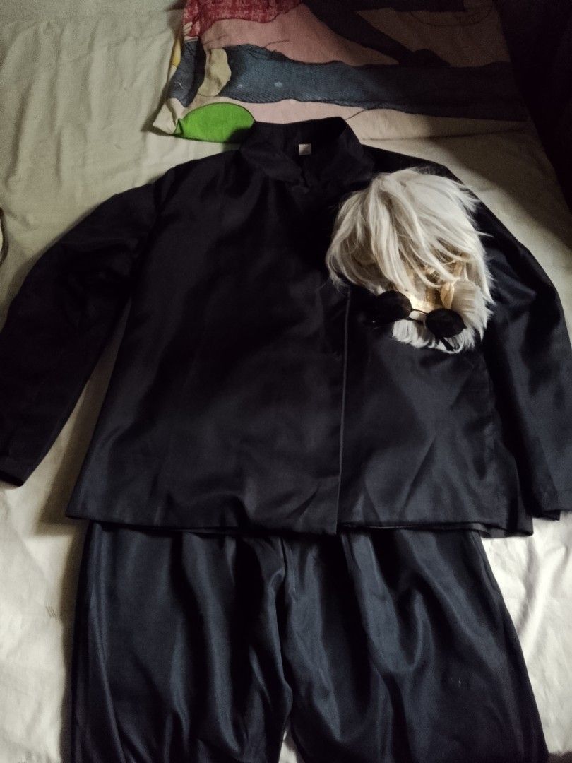Gojo Cosplay (Category: Sets & Coordinates) located in Andop. Submitted by danteeni (Listing ID 1470585706, Image 2). Description: Bought it for 866php. now selling it for 700php, including wig (not styled.).
