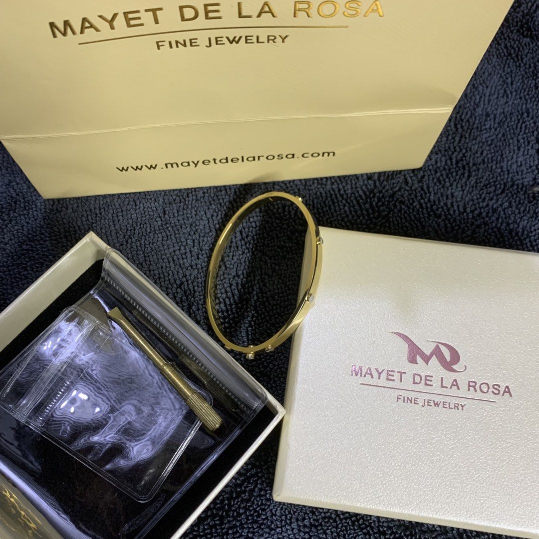 Gold Bangle Bracelet 18karats 750 (Category: Body Jewelry) located in Antipolo. Submitted by redwatchmnl (Listing ID 1470697552, Image 3). Description: New Old Stock Di nagagamit pagkabili Gold Bangle 5.8grams Box Screw tool Paper bag Upto 6.5inches women’s wrist Antipolo City Location.