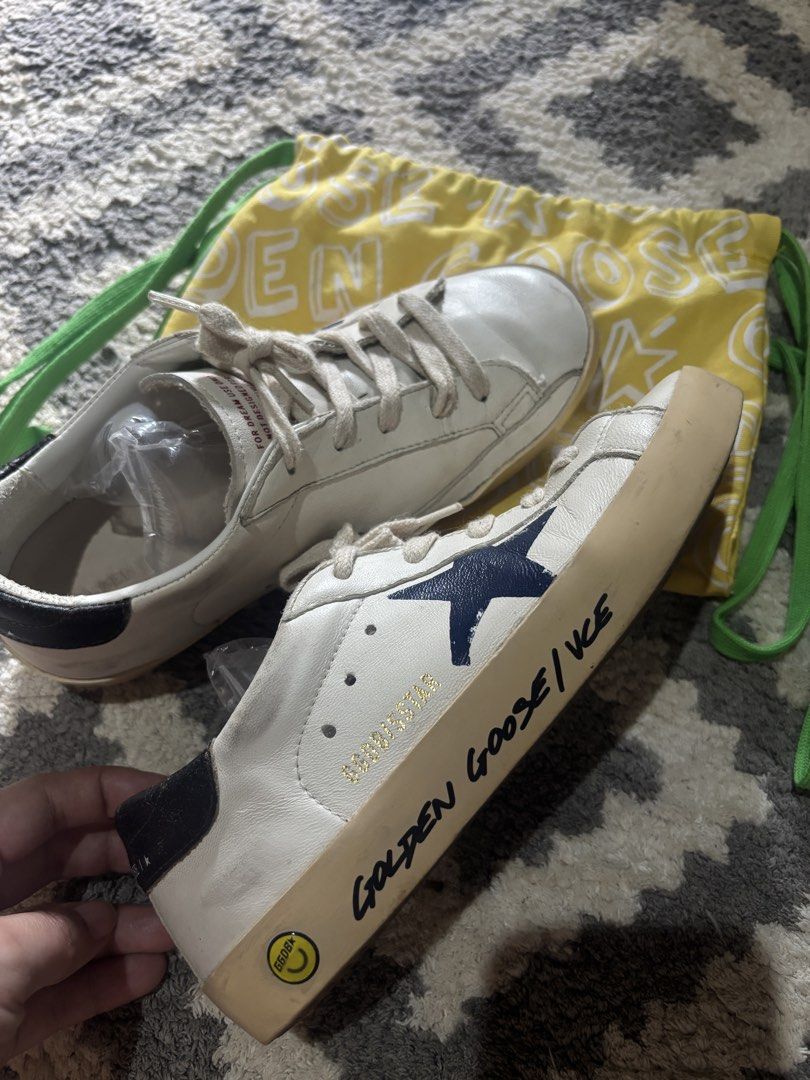 Golden Goose Kids (Category: Sneakers) located in Calauan. Submitted by kristinkarenpelayomedel7212 (Listing ID 1470578797, Image 1). Description: Pre-loved Golden Goose Superstar Young Size 34 No box & passport included With dustbag Slightly negotiable.