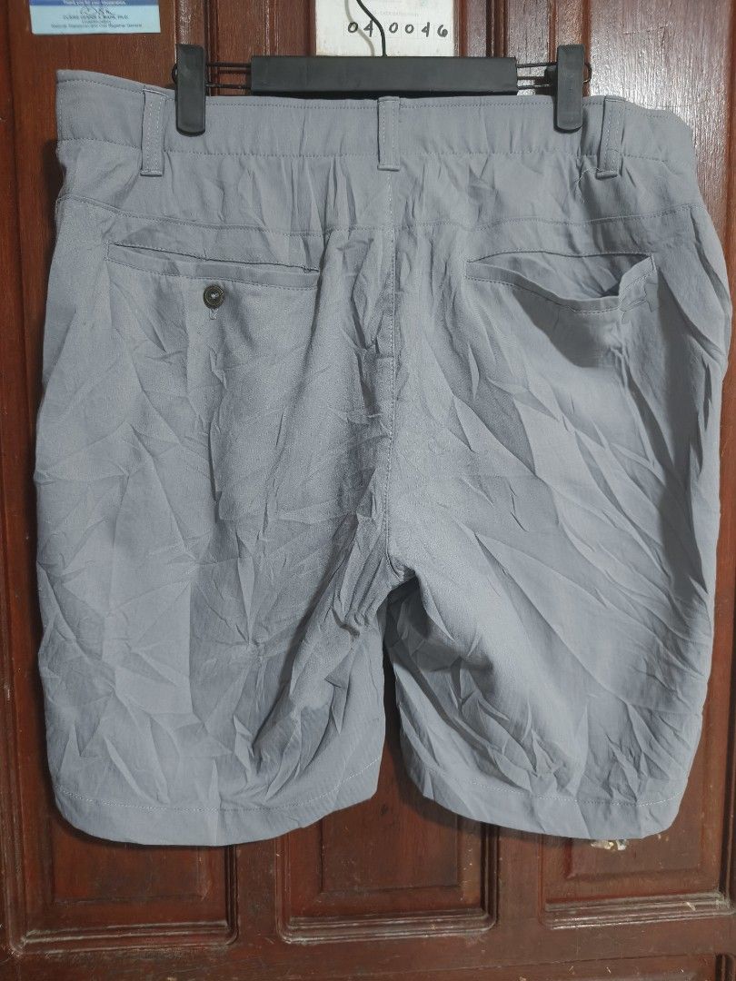 Golf/Casual Shorts Under Armour (Category: Shorts) located in Quezon City. Submitted by makmakramirez (Listing ID 1470593085, Image 3). Description: Golf/Casual Shorts Under Armour no issue size 34-40 length 20inches loc Santa Lucia novaliches Quezon city Lalamove or spx courier Spx sf 50php NCR 60php Luzon 75 php vis, min.