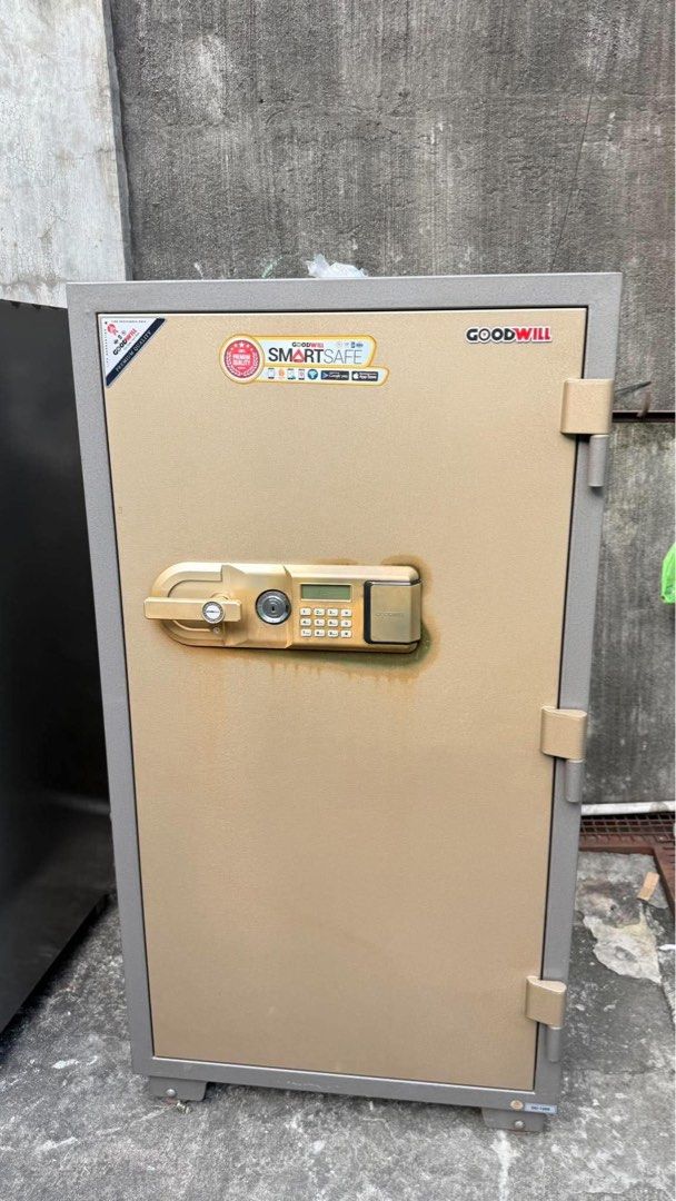 Goodwill GD 120S Electronic Smart Safe (Category: Office & Business Technology) located in Quezon City. Submitted by silentwhale_a59995 (Listing ID 1470628409, Image 3). Description: Goodwill GD 120S Electronic Smart Safe Original Price: ₱134,000 Selling Price: ₱70,000 only! 🔐 Features: * Smart Safe Function * UL-Certified Fire Resistance * Electronic Lock and Key Lock * Includes Override Key * History Log with Clock and Calendar * Built-in Anti