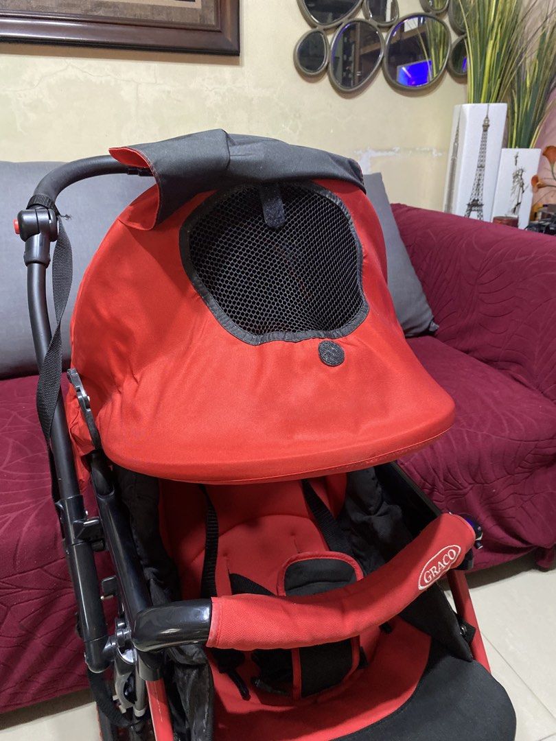 Graco CitiLite R Stroller, lightweight, easy to set (Category: Strollers) located in Manila. Submitted by christines51439 (Listing ID 1470673647, Image 3). Description: Negotiable Super saglit lang nagamit. No damage and functions well. Bought at SM dept store for 14k .