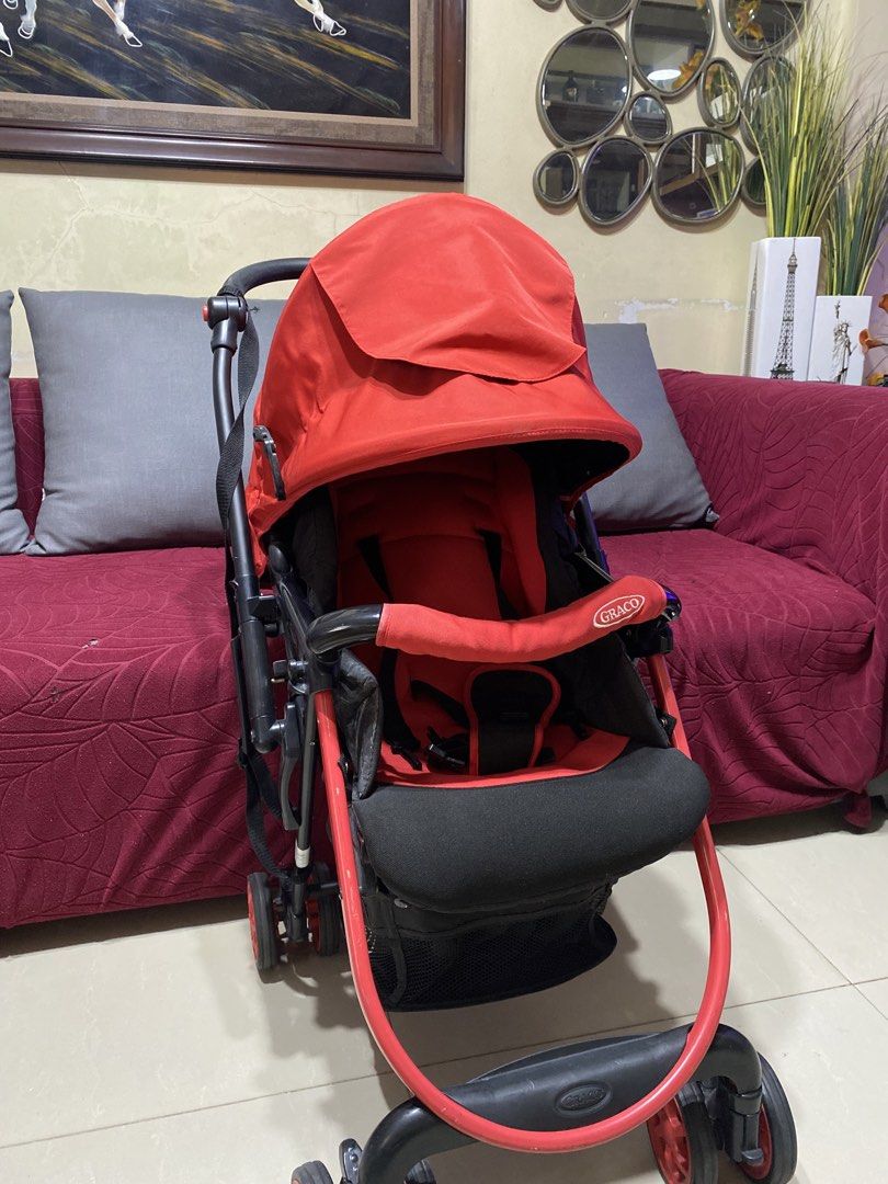 Graco CitiLite R Stroller, lightweight, easy to set (Category: Strollers) located in Manila. Submitted by christines51439 (Listing ID 1470673647, Image 2). Description: Negotiable Super saglit lang nagamit. No damage and functions well. Bought at SM dept store for 14k .