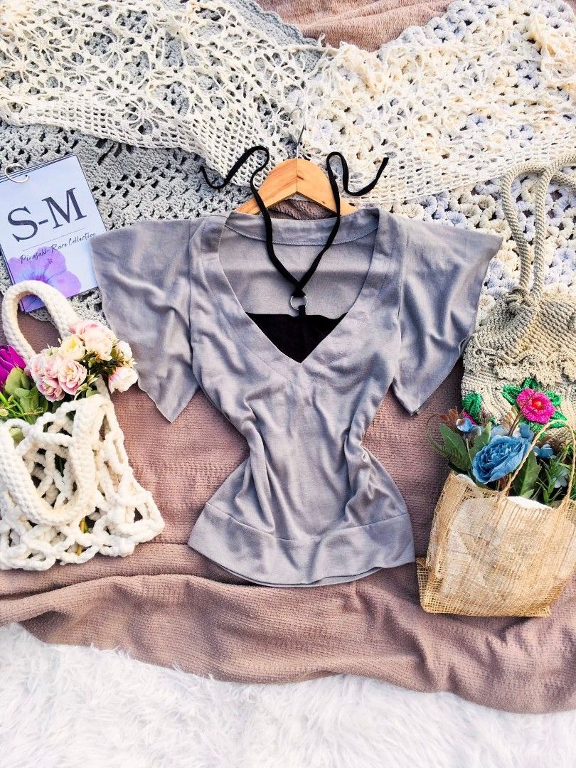 Gray Batwing Ribbon Halter Top (Category: Others Tops) located in Manila. Submitted by littlenicsfinds (Listing ID 1470679835, Image 1). Description: s-m.