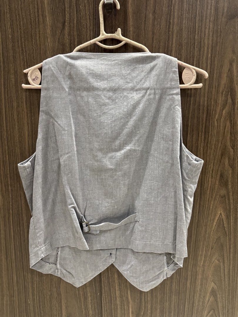 Gray mosaic top (Category: Sleeveless) located in Pasig City. Submitted by kodak.blue (Listing ID 1470695590, Image 2). Description: .