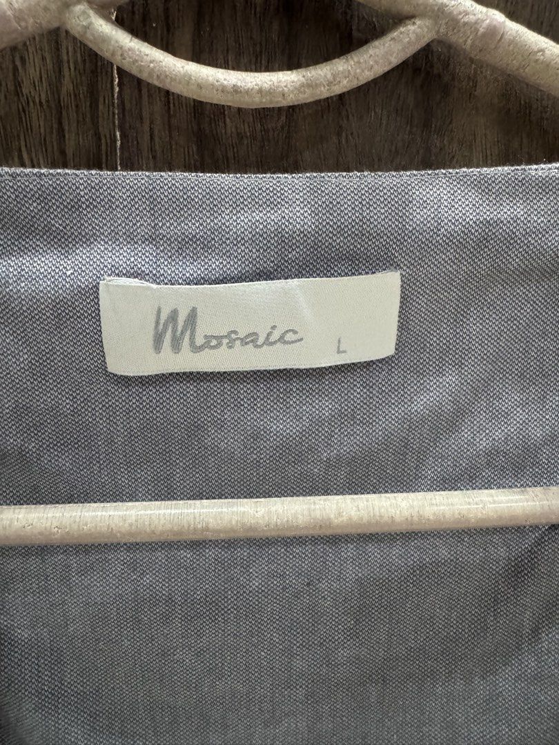 Gray mosaic top (Category: Sleeveless) located in Pasig City. Submitted by kodak.blue (Listing ID 1470695590, Image 3). Description: .