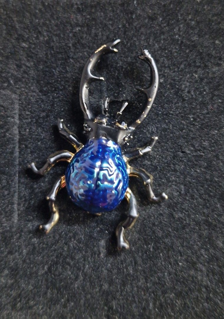 Ground Beetle Brooch (Category: Brooches) located in Taguig. Submitted by mommaschoice (Listing ID 1470618502, Image 1). Description: Brand new Unisex use Lightweight won't damage the fabric Perfect for suits,jackets & party dresses Ships nationwide.