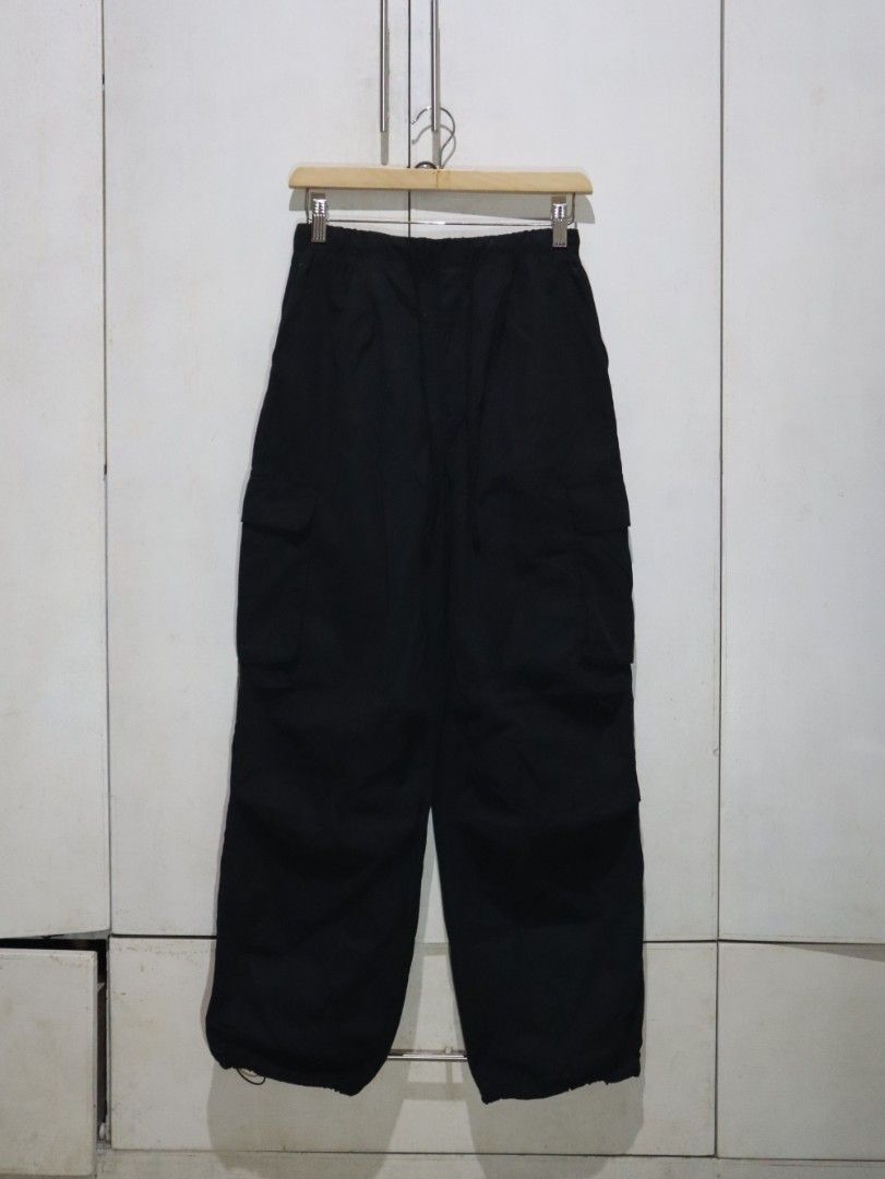 GU Black Cargo Wide Pants (Category: Other Bottoms) located in Tarlac. Submitted by gatheredthrift (Listing ID 1470665011, Image 1). Description: condition: 10/10| no flaws I needs wash mine — 499 + sf 》mod: direct JNT (min. 54) 》📍Tarlac.