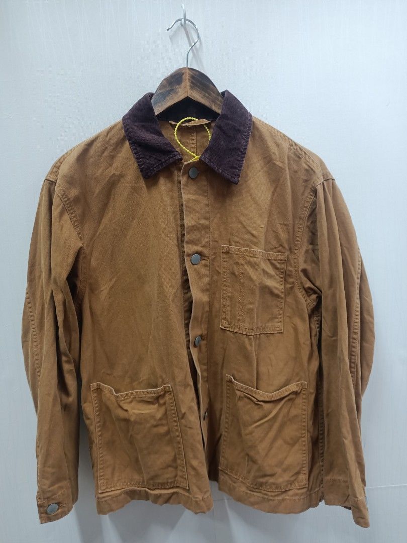 GU brown work jacket with contrast corduroy collar size S (Category: Coats, Jackets and Outerwear) located in Bayombong. Submitted by rheaaa00530 (Listing ID 1470663754, Image 1). Description: - Brand: GU - Item: Brown canvas work jacket - Details: Dark brown corduroy collar, front button closure, multiple patch pockets - Size: S - Condition: Good casual layer for cooler weather - Shipping or meetups available across the Philippines.