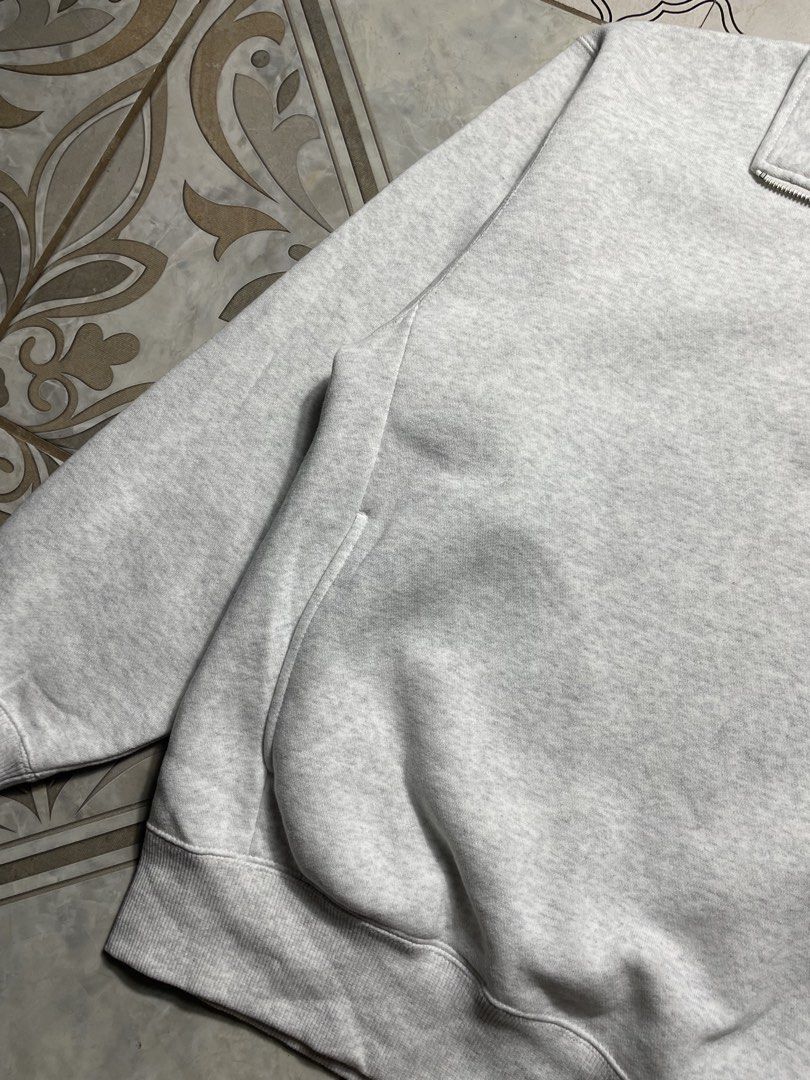 GU Heavy Weight Sweat Half-Zip Pullover in gray (Category: Coats, Jackets and Outerwear) located in Quezon City. Submitted by renovare.196 (Listing ID 1470660182, Image 3). Description: GU Heavy Weight Sweat Half-Zip Pullover in gray Brand New Dead Stock Color Rate: 9.8/10 Issue: Need wash Authentic/Legit Measurements • Width: 23 • Length: 27 Price: 1200 obo DM IF INTERESTED📥.