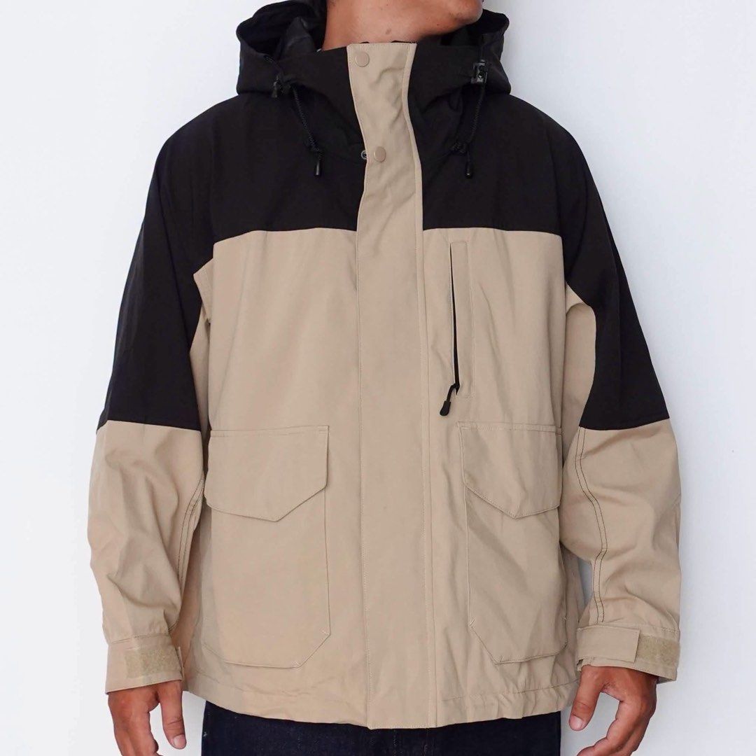 GU Jacket Water Resistant (Category: Coats, Jackets and Outerwear) located in Orani. Submitted by iveecrz (Listing ID 1470678596, Image 1). Description: Medium to large Dimes:L29 w24.