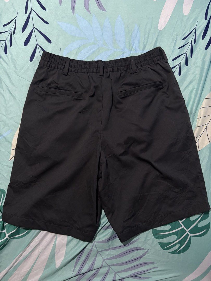GU Pleated Baggy Shorts (Category: Shorts) located in Iligan City. Submitted by thrift4dayz (Listing ID 1470659066, Image 2). Description: Size: XL - 36” Color Rate: 10/10 Almost brand new condition.