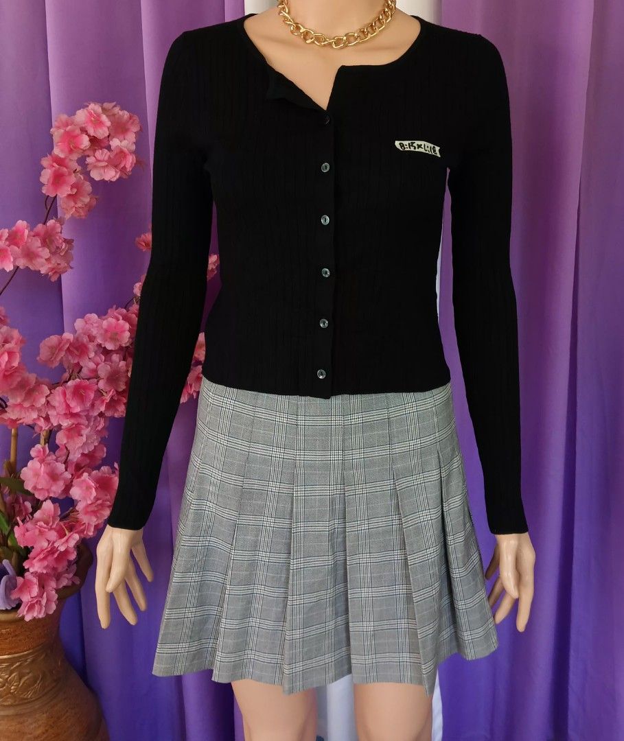 GU Ribbed Cardigan (Category: Coats, Jackets and Outerwear) located in Basista. Submitted by purpleens_shop (Listing ID 1470656737, Image 1). Description: Condition;10/10.