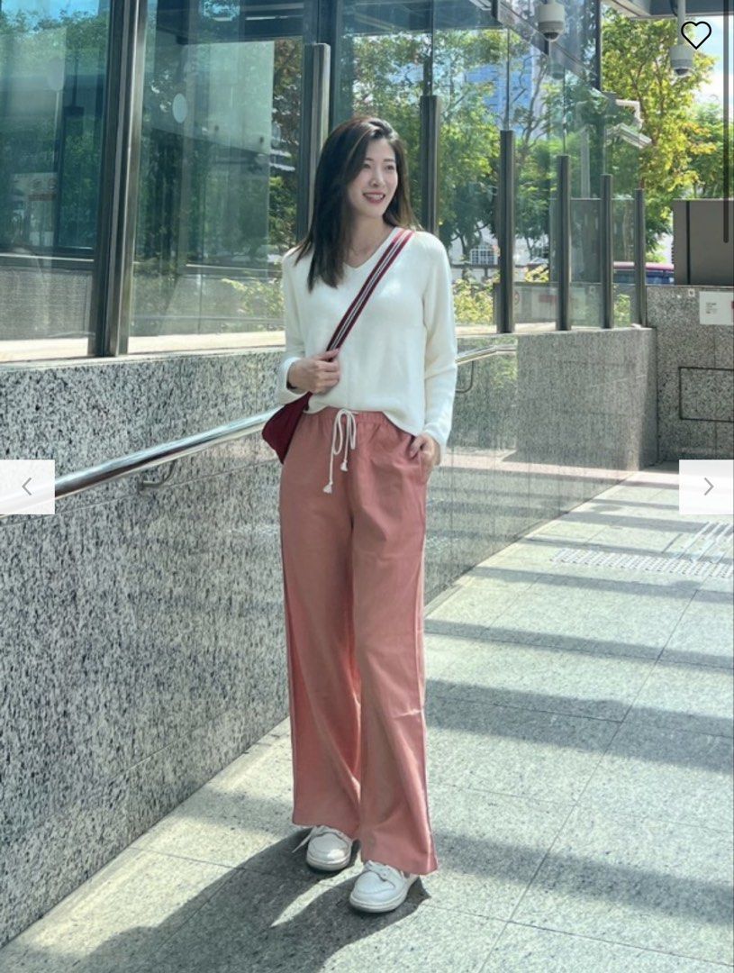 GU White V-Neck Knit (Category: Sets or Coordinates) located in Cavite. Submitted by yakultjeni85475 (Listing ID 1470731885, Image 1). Description: - Color: Off-white - Style: Two-piece lounge set (matching sweater and shorts) - Top Details: V-neck, dropped shoulders, and loose balloon sleeves - Material: Cozy, soft knit - Versatility: Perfect for lounging at home or mixing and match with jeans and trousers.