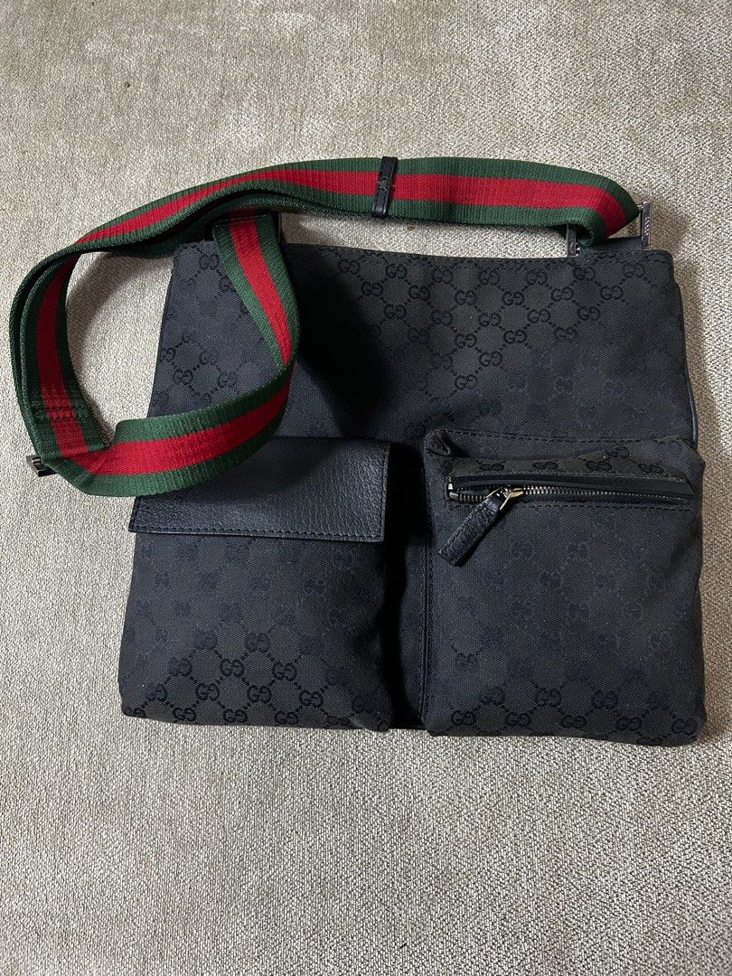 Gucci Bag (Category: Luxury Bags & Wallets) located in Aurora. Submitted by snoworiontwinkle_08 (Listing ID 1470679536, Image 1). Description: Maganda No issue Like new Dm me.
