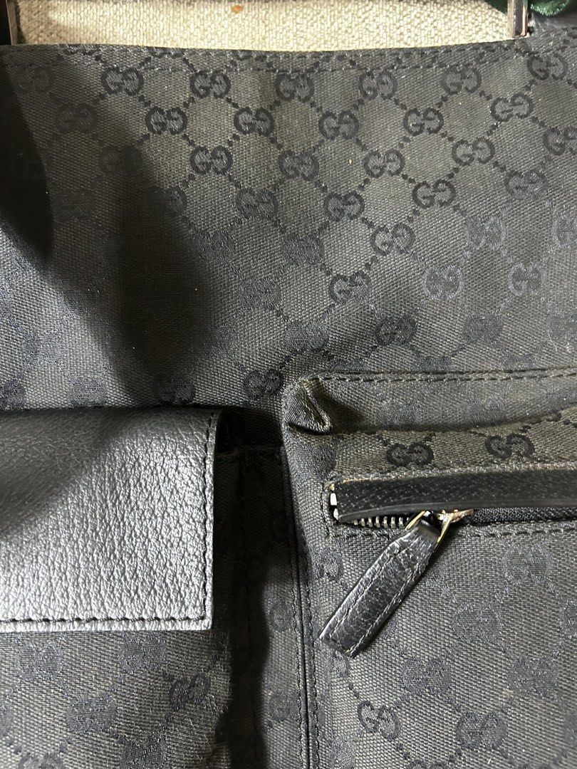 Gucci Bag (Category: Luxury Bags & Wallets) located in Aurora. Submitted by snoworiontwinkle_08 (Listing ID 1470679536, Image 2). Description: Maganda No issue Like new Dm me.