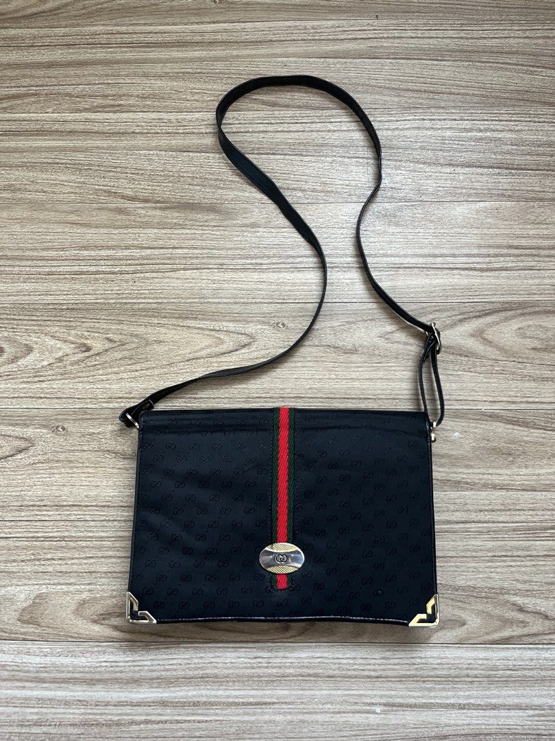 gucci baga (Category: Luxury Bags & Wallets) located in Cebu City. Submitted by fierce.vincent (Listing ID 1470655752, Image 1). Description: gucci bags excellent 2950 + sf.