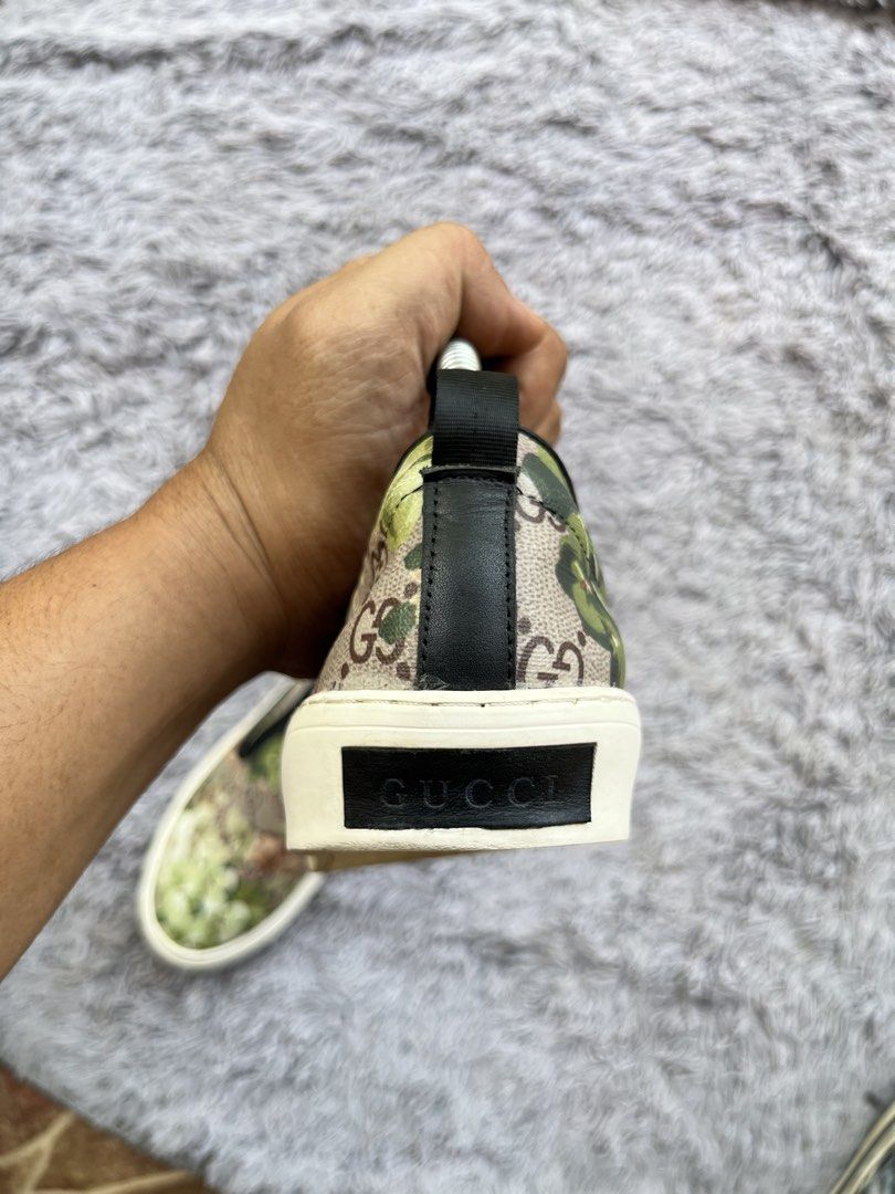GUCCI GG SUPREME SLIP ON BLOOM (Category: Casual Shoes) located in Dipolog. Submitted by janja2002 (Listing ID 1470711097, Image 3). Description: NO ISSUE.