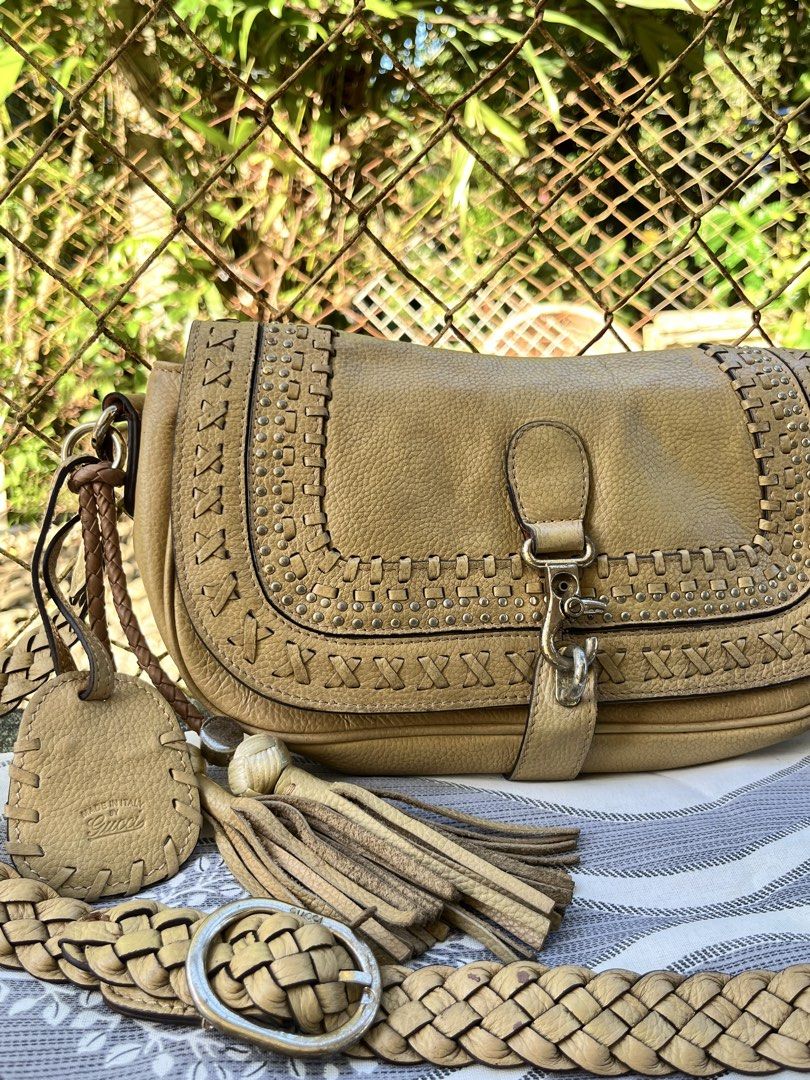 GUCCI MARRAKECH FLAP SHOULDER BAG (Category: Cross-body Bags) located in Dipolog. Submitted by janja2002 (Listing ID 1470699214, Image 1). Description: NASIRA YUNG LOCK WALA NG IBANG FLAWS.